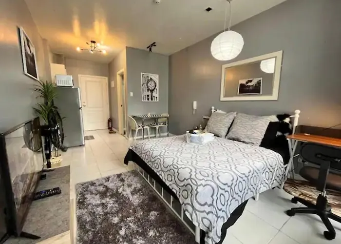 Makati - Sleeps 2 - Pool - Cinema - Gym - Garden