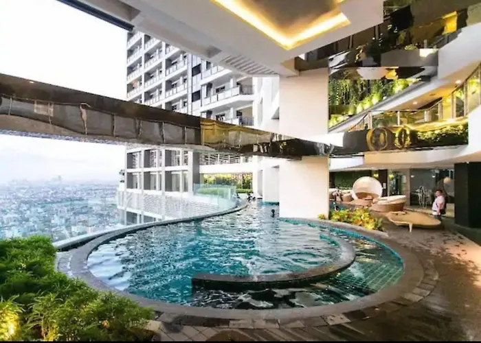 Makati - Sleeps 2 - Pool - Cinema - Gym - Garden * Manila