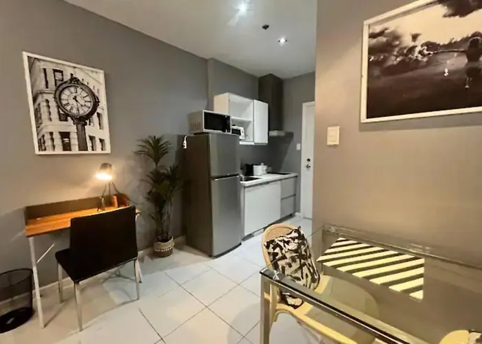 Makati - Sleeps 2 - Pool - Cinema - Gym - Garden * Manila