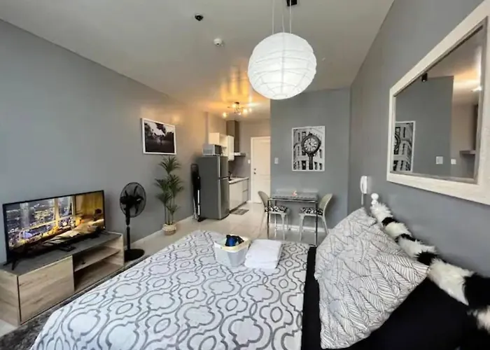 Makati - Sleeps 2 - Pool - Cinema - Gym - Garden Manila