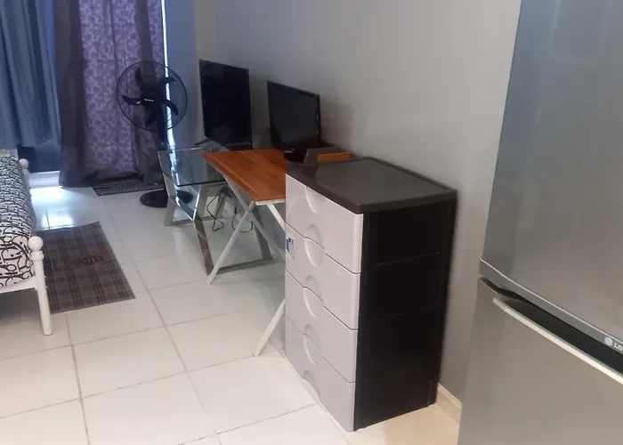 Makati - Sleeps 2 - Pool - Cinema - Gym - Garden *