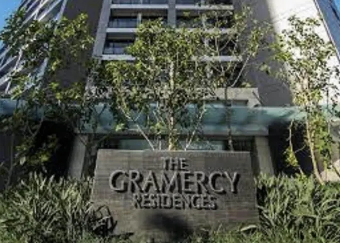 Apartment Makati - Sleeps 2 - Pool - Cinema - Gym - Garden Manila