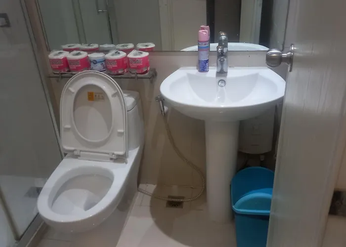 Makati - Sleeps 2 - Pool - Cinema - Gym - Garden Manila