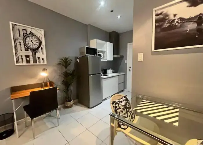 Apartamento Makati - Sleeps 2 - Pool - Cinema - Gym - Garden