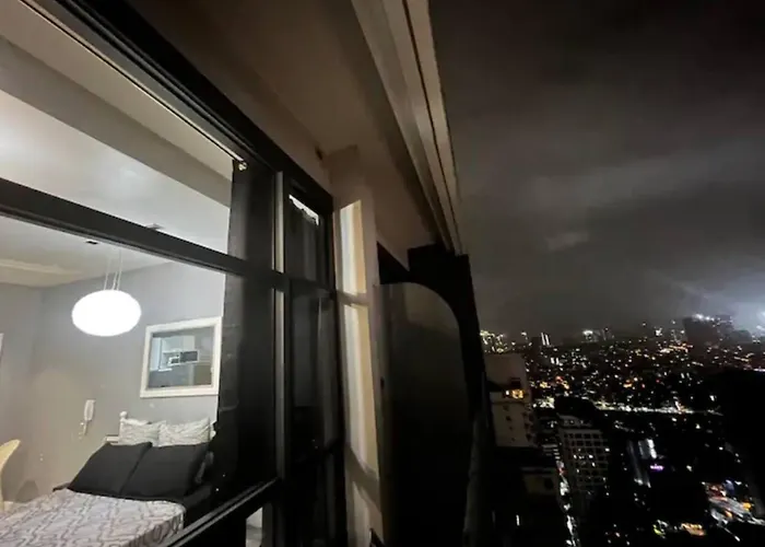 Makati - Sleeps 2 - Pool - Cinema - Gym - Garden *