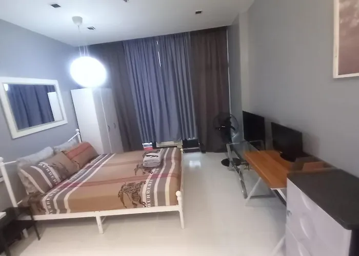 Makati - Sleeps 2 - Pool - Cinema - Gym - Garden *