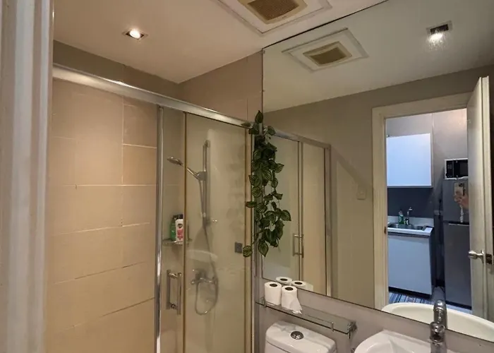Makati - Sleeps 2 - Pool - Cinema - Gym - Garden * Manila