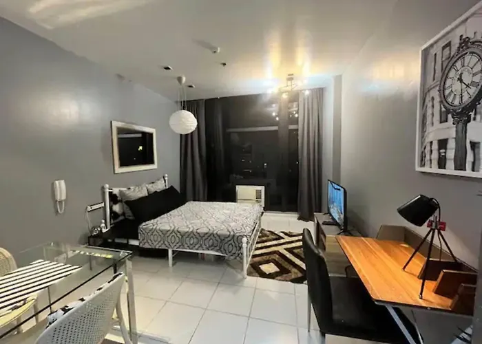 Apartamento Makati - Sleeps 2 - Pool - Cinema - Gym - Garden *